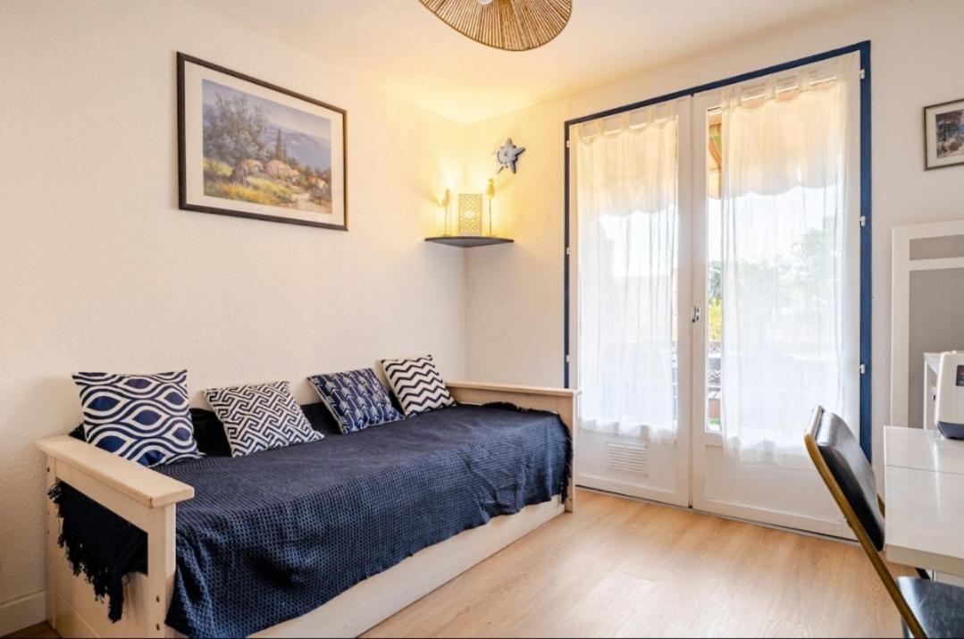 Appartement les pieds dans l'eau La Londe-les-Maures Extérieur photo